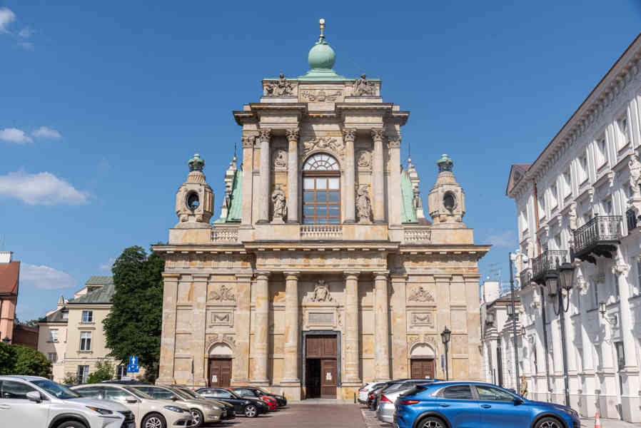 Polonia - Varsovia 121 - iglesia de Nuestra Señora de la Asución y San José el Prometido.jpg